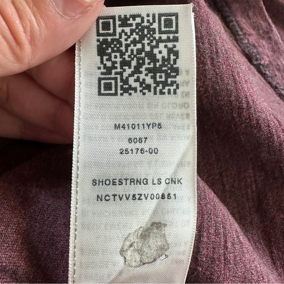 True‎ Religion Men’s Neck Shoestring Long Sleeve Crew Neck T-Shirt Maroon Sz XS - Picture 5 of 5